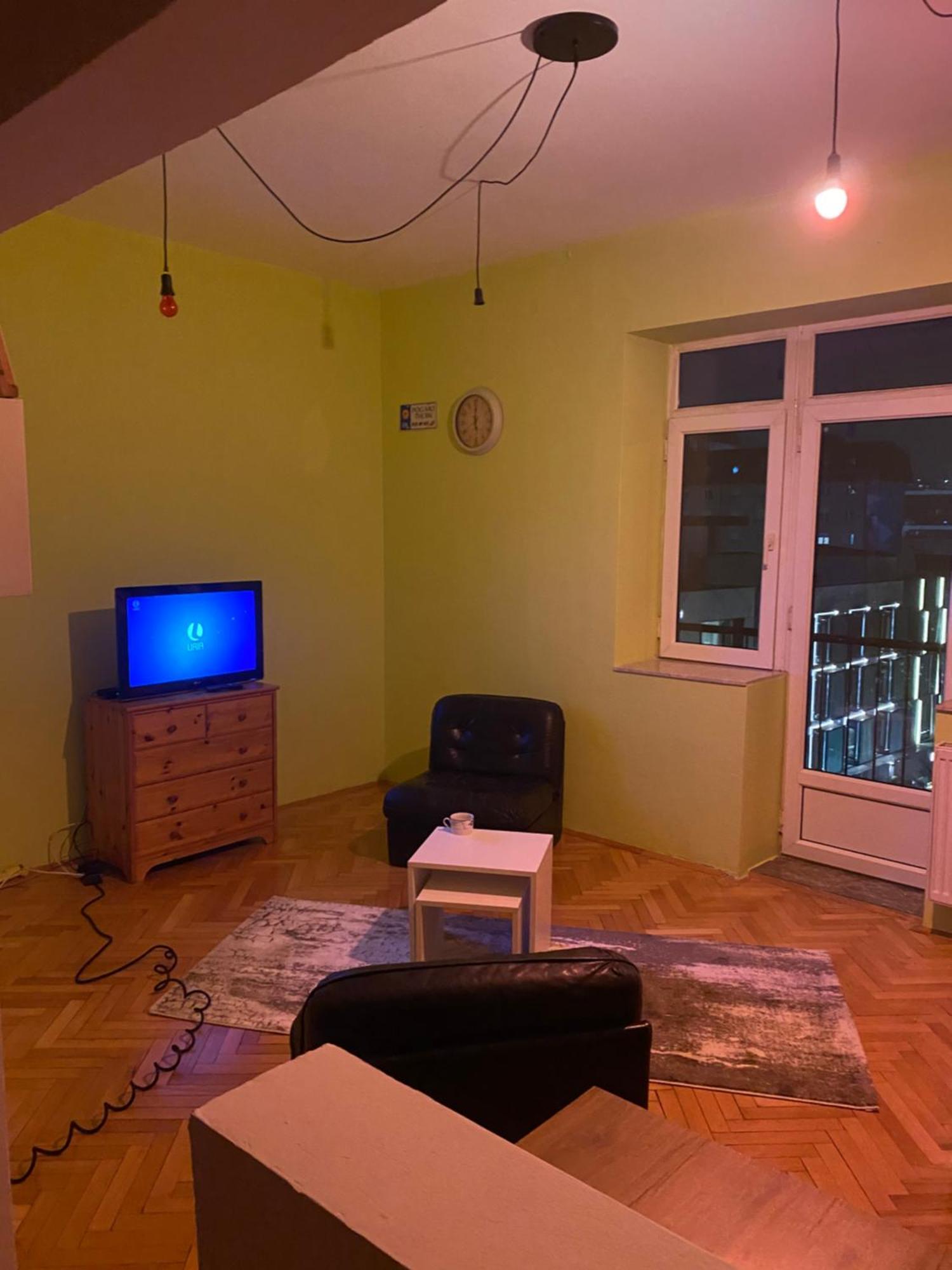 Newborn Center Hostel All Day Free Coffee Prisztina Zewnętrze zdjęcie