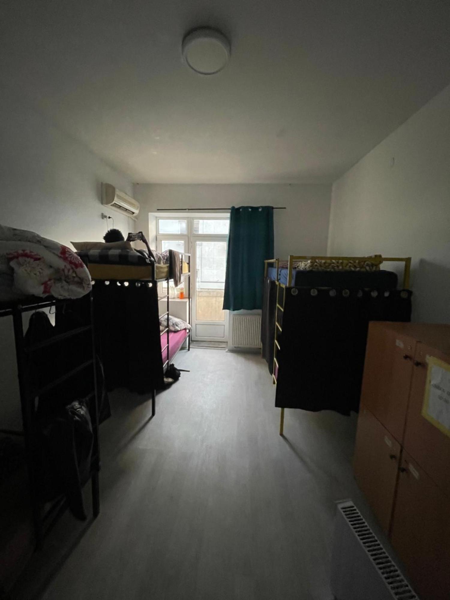 Newborn Center Hostel All Day Free Coffee Prisztina Zewnętrze zdjęcie