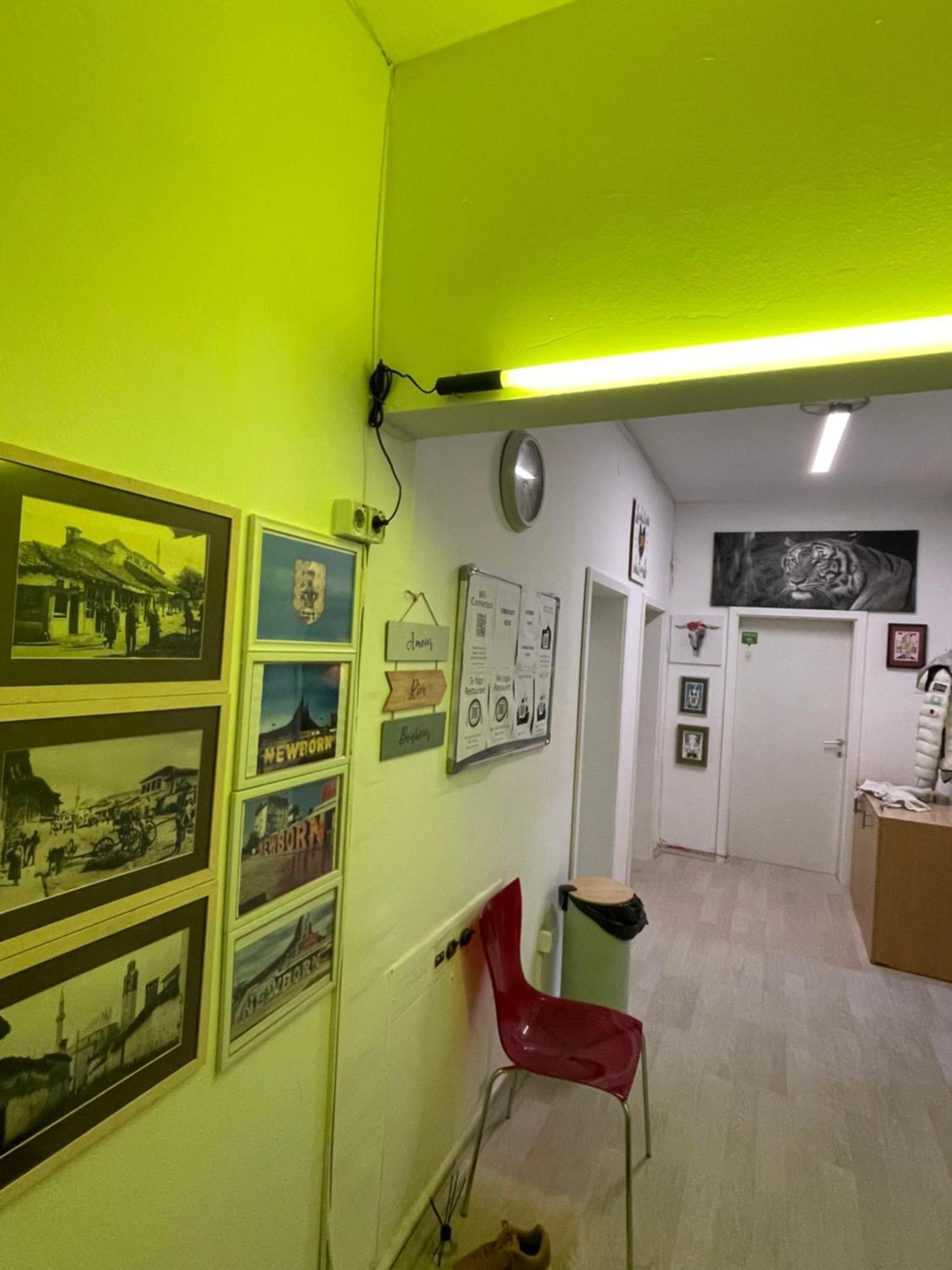Newborn Center Hostel All Day Free Coffee Prisztina Zewnętrze zdjęcie