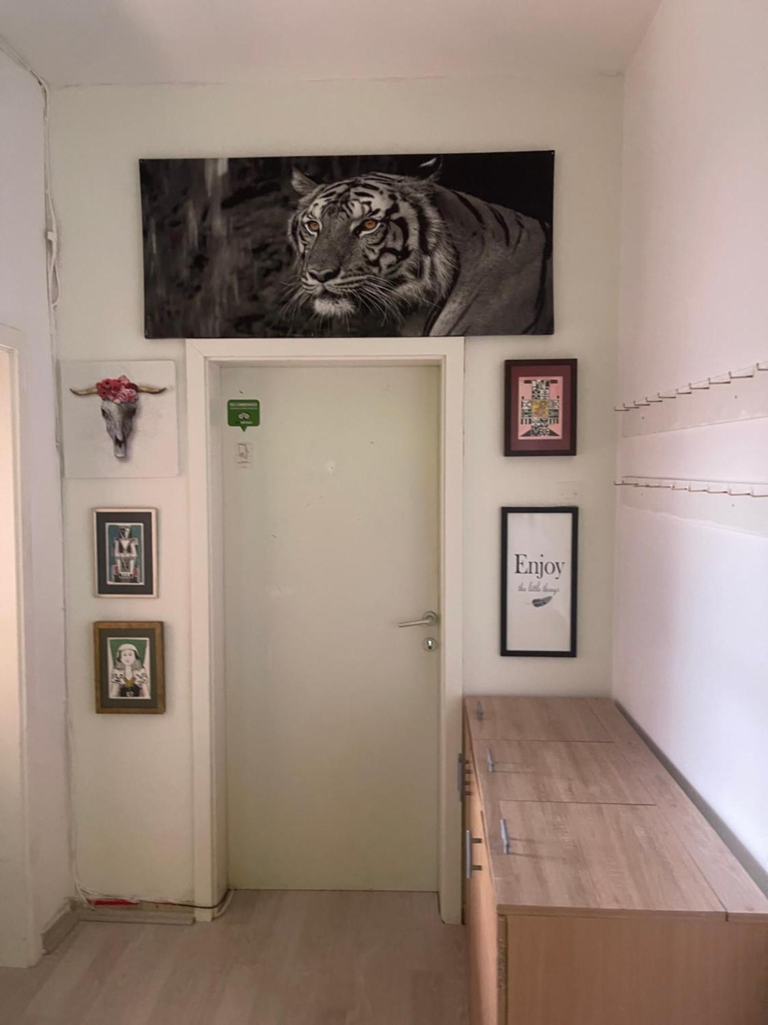 Newborn Center Hostel All Day Free Coffee Prisztina Zewnętrze zdjęcie